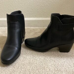 Clarks Black Ankle Boot Zip